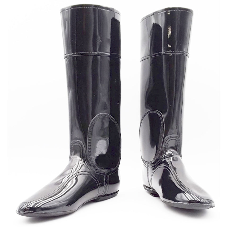 Castillo handcrafted leather jockey racing boots in glossy red and black, featuring ankle protection and custom fit.